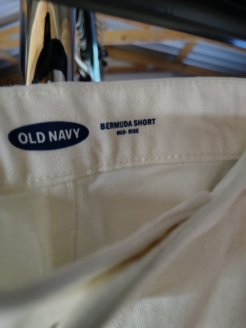 Old Navy White Women's Bermuda Shorts